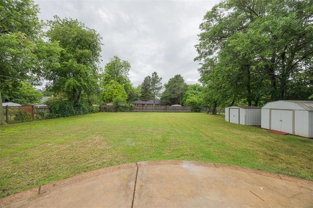 2817 N Donnelly Ave, Oklahoma City, OK 73107 - view of yard featuring a patio and view of scattered trees