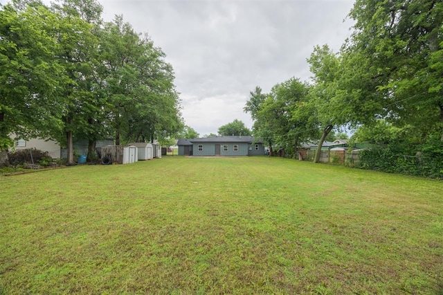 2817 N Donnelly Ave, Oklahoma City, OK 73107 - view of yard