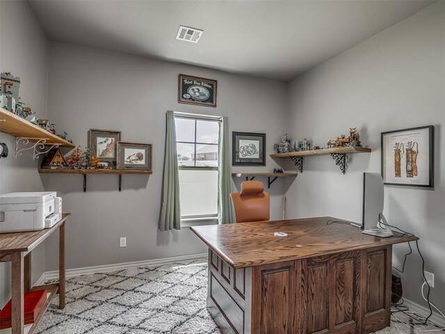 13505 Shady Pine Cir, Edmond, OK 73025 - office area with baseboards