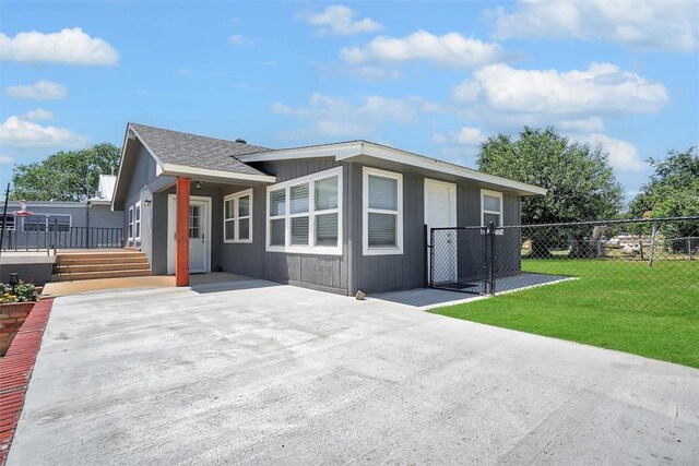 109 Cowan Ave, Fort Cobb, OK 73038 - view of front of property with a deck