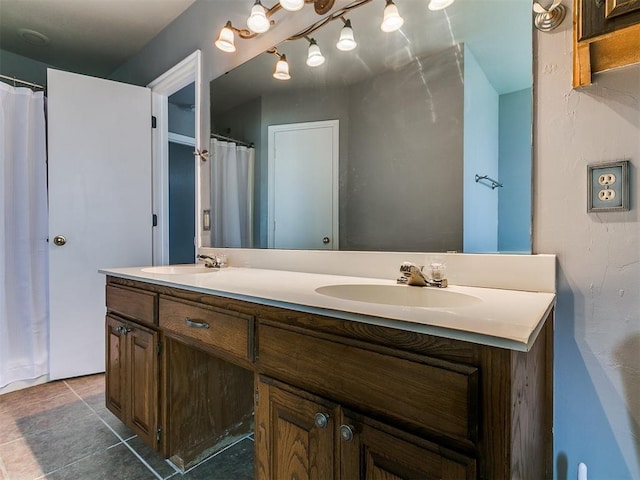13005 Willowcrest Ln, Oklahoma City, OK 73170 - full bath featuring double vanity