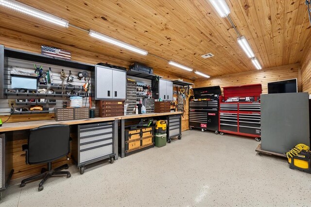 910744 S 3440th Rd, Chandler, OK 74834 - interior space featuring a workshop area and speckle patterned floor