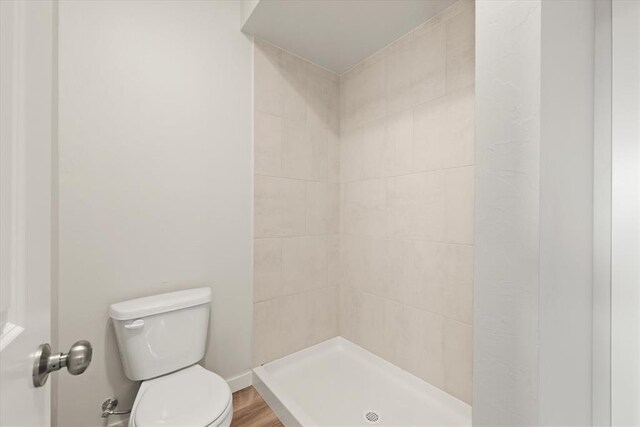 5201 Grassland Dr, Guthrie, OK 73044 - bathroom with toilet and tiled shower