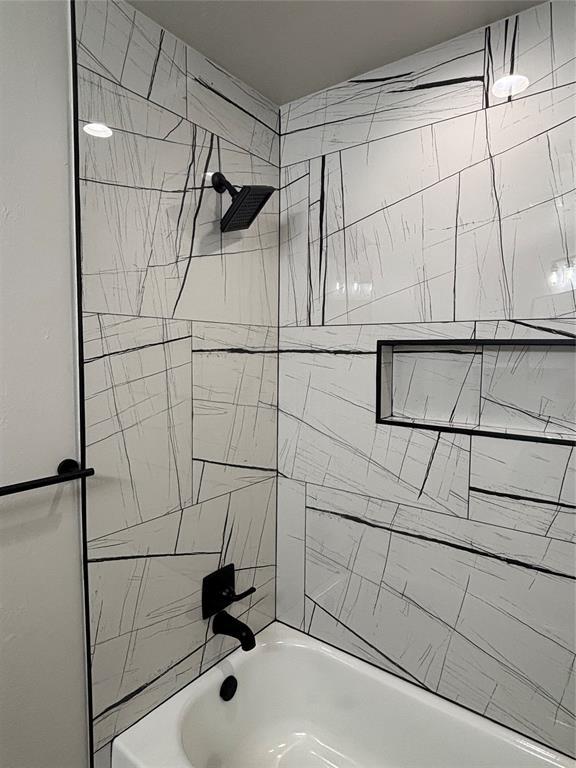 10501 Reiter Dr, Midwest City, OK 73130 - full bath with  shower combination