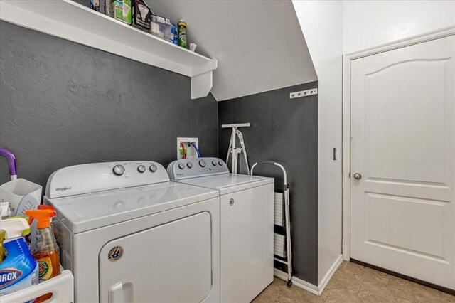 2721 Demotte Dr, Yukon, OK 73099 - laundry area featuring washer and clothes dryer and baseboards