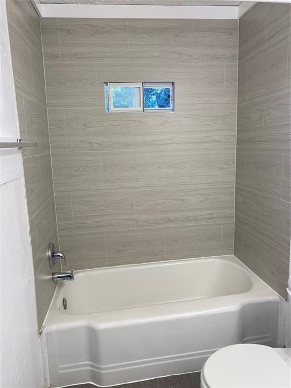 640 SE 20th St, Oklahoma City, OK 73129 - full bathroom with toilet and  shower combination