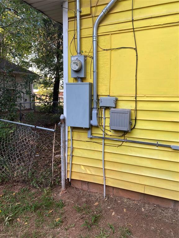 640 SE 20th St, Oklahoma City, OK 73129 - exterior view of electric meter