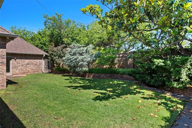 1409 Glenbrook Ter, Nichols Hills, OK 73116 - view of yard