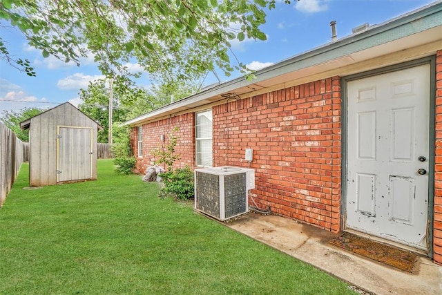 1101 Wendy Ln, Altus, OK 73521 - view of yard with central AC