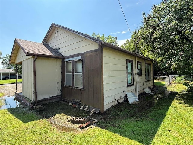 316 N Crenshaw St, Wayne, OK 73080 - view of side of property