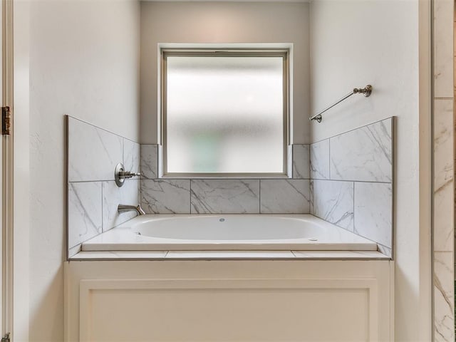 3909 Palisade Ln, Oklahoma City, OK 73179 - bathroom with a garden tub