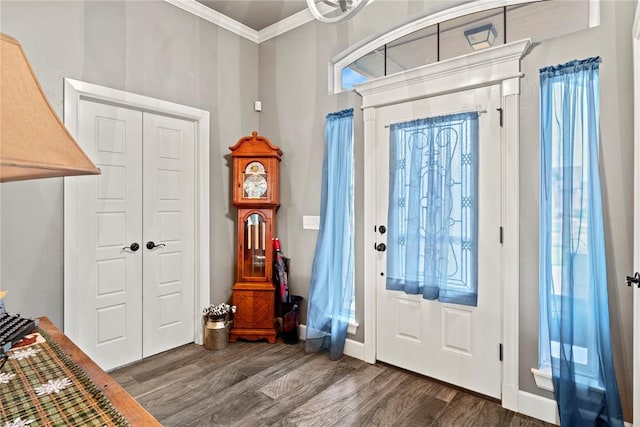 4813 Hidalgo Ave, Mustang, OK 73064 - entryway with crown molding and wood finished floors