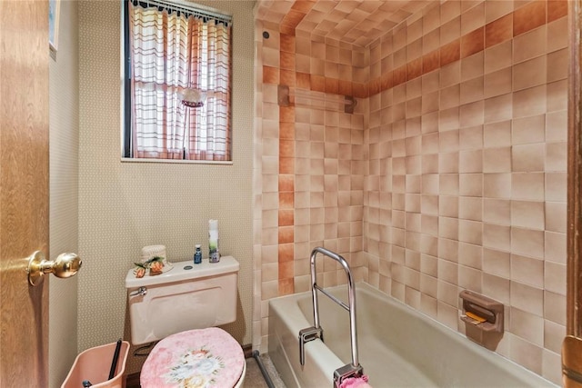 1205 Francis Ln, Kingfisher, OK 73750 - bathroom with a tub to relax in and toilet