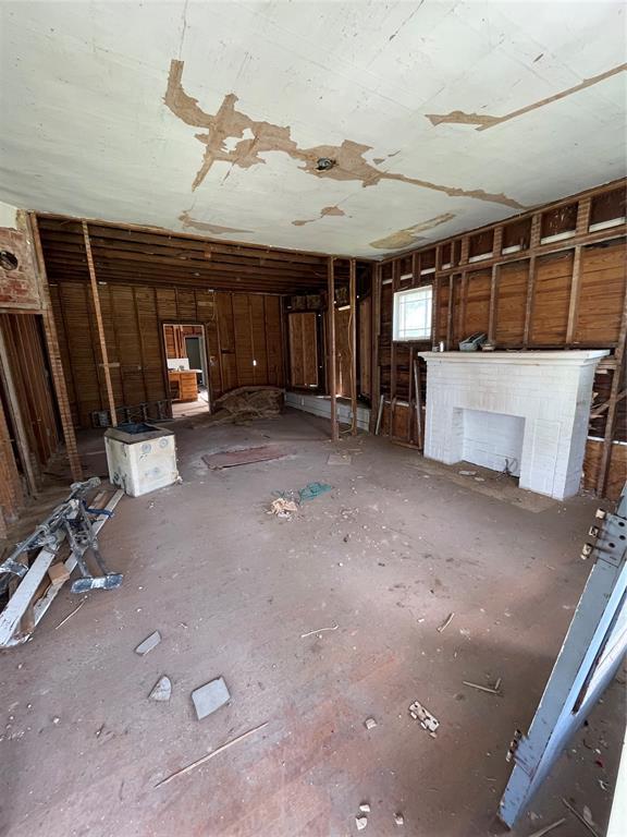 1624 W Idaho Ave, Chickasha, OK 73018 - view of miscellaneous room