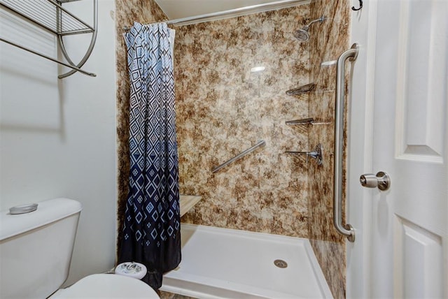 846 Two Forty Pl, Oklahoma City, OK 73139 - bathroom with a shower with shower curtain