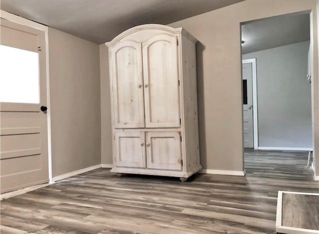 16204 Gaddy Rd, Shawnee, OK 74801 - entrance foyer with wood finished floors and baseboards