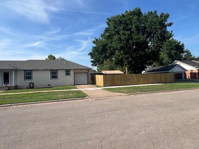 300 N Lowe, Hobart, OK 73651 - photo 3