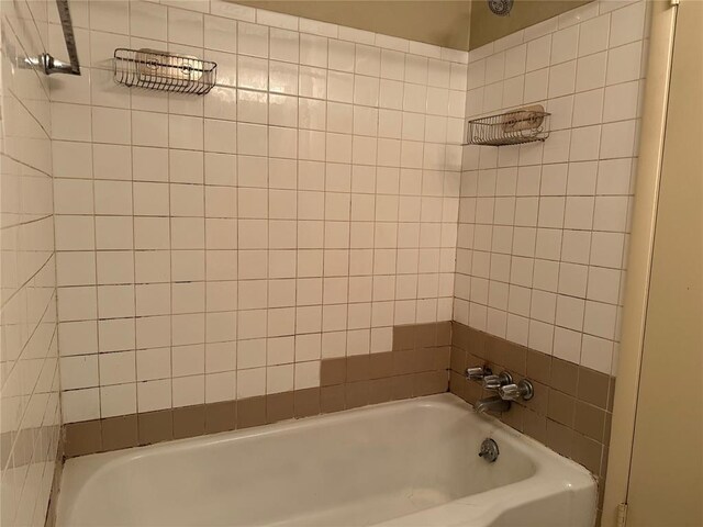 2125 Fremont Dr, The Village, OK 73120 - full bath with shower / bath combination