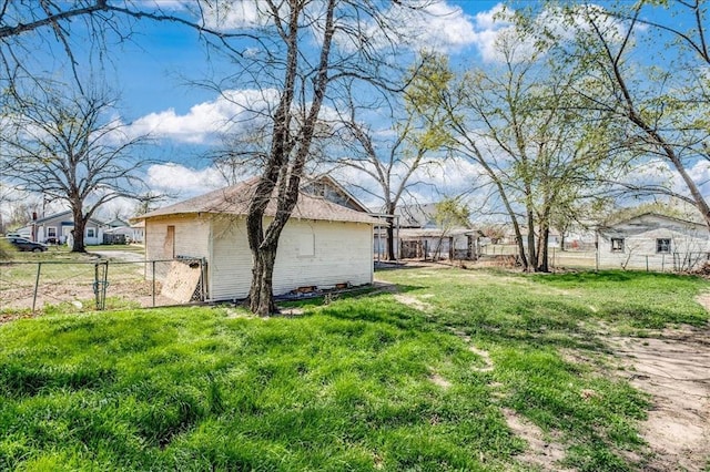 816 W Padon St, Blackwell, OK 74631 - view of yard