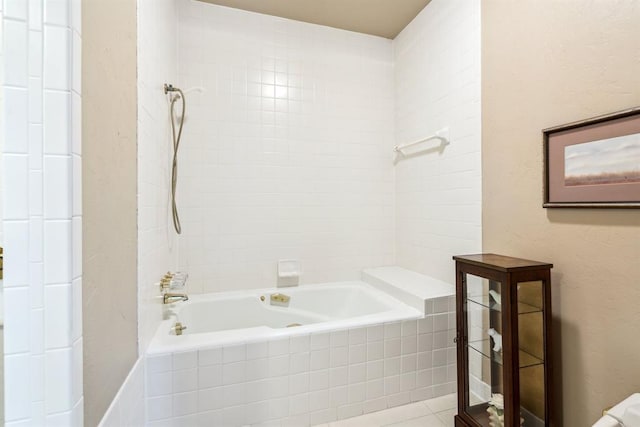 6206 Waterford Blvd Unit 78, Oklahoma City, OK 73118 - full bath featuring tiled shower / bath