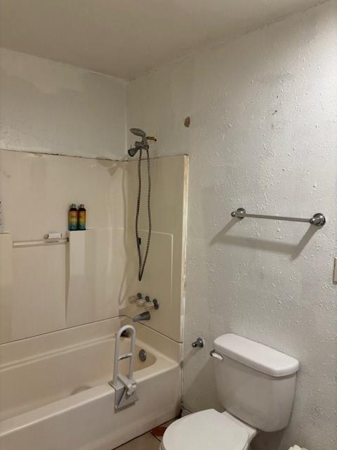 10025 N Ruth St, Spencer, OK 73084 - full bath featuring toilet and shower / bath combination