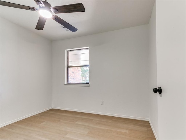 1033 Linn Ln, Yukon, OK 73099 - spare room with light wood finished floors, baseboards, and a ceiling fan