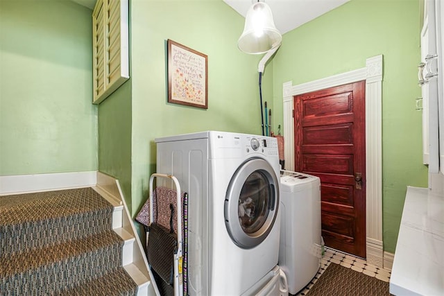 516 S Macomb Ave, El Reno, OK 73036 - laundry room featuring independent washer and dryer