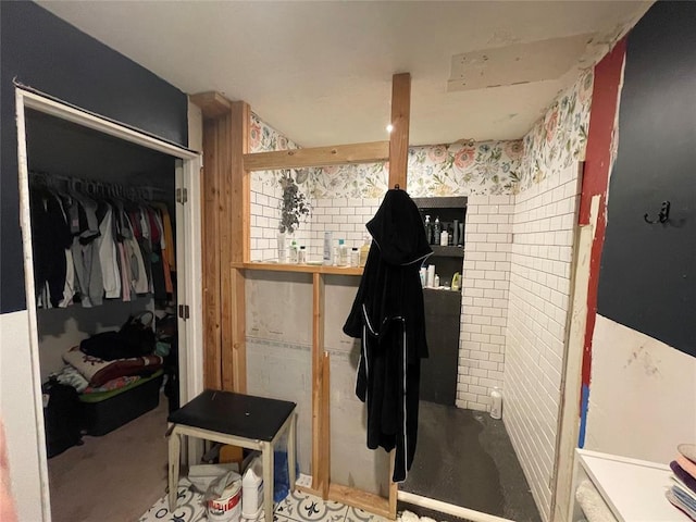 513 E Monroe St, Maud, OK 74854 - view of basement