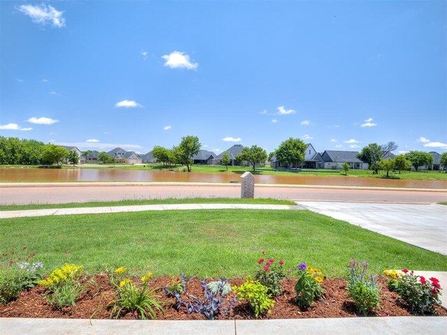 10825 Highland Dr, Yukon, OK 73099 - photo 3
