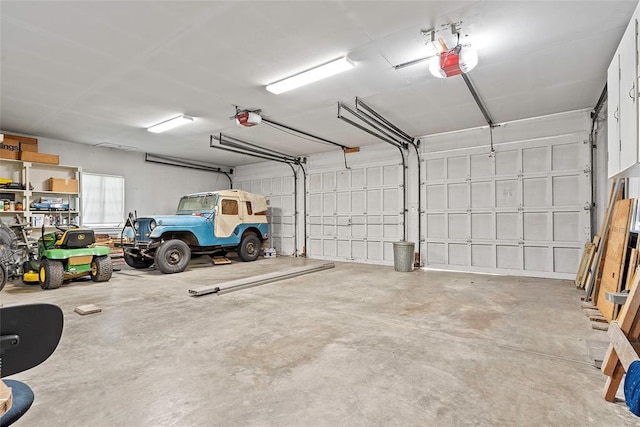 1616 SW 6th Ave, Ardmore, OK 73401 - garage featuring a garage door opener