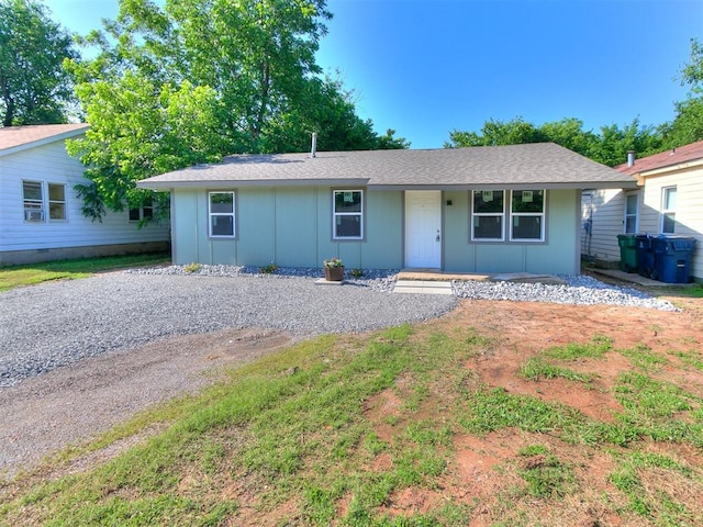 3522 SW 39th St, Oklahoma City, OK 73119 - ranch-style house featuring covered porch