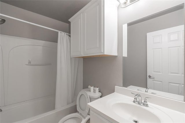 1217 SW 18th St, Oklahoma City, OK 73109 - full bathroom featuring shower / bath combo, vanity, and toilet