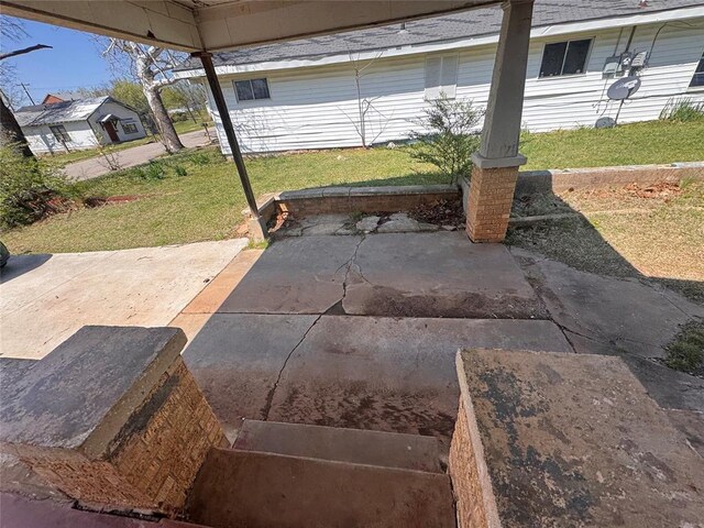 424 Jefferson St, Seminole, OK 74868 - view of patio / terrace
