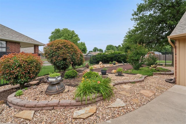 709 S Greengate Dr, Yukon, OK 73099 - view of fenced backyard