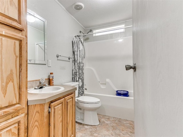 12325 Spring Meadows Rd, Yukon, OK 73099 - bathroom featuring vanity, shower / bath combo with shower curtain, toilet, and crown molding