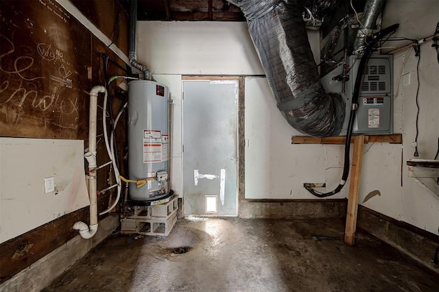 4110 SE 11th St, Oklahoma City, OK 73115 - utility room with gas water heater