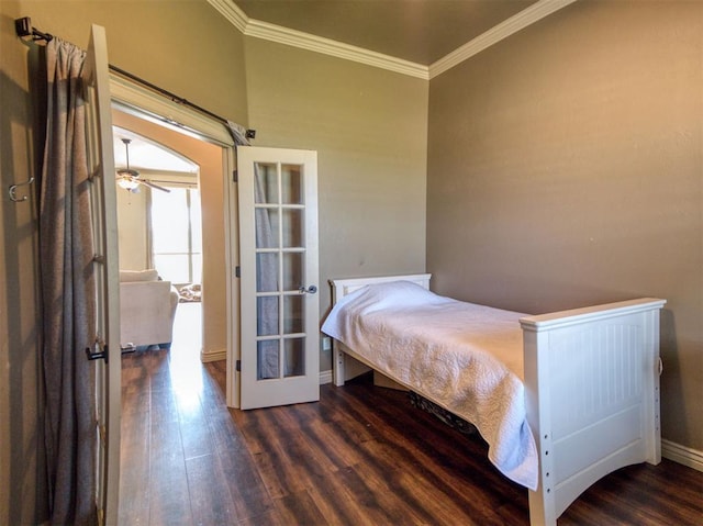 866 County St Unit 2922, Tuttle, OK 73089 - bedroom featuring wood finished floors, crown molding, and baseboards
