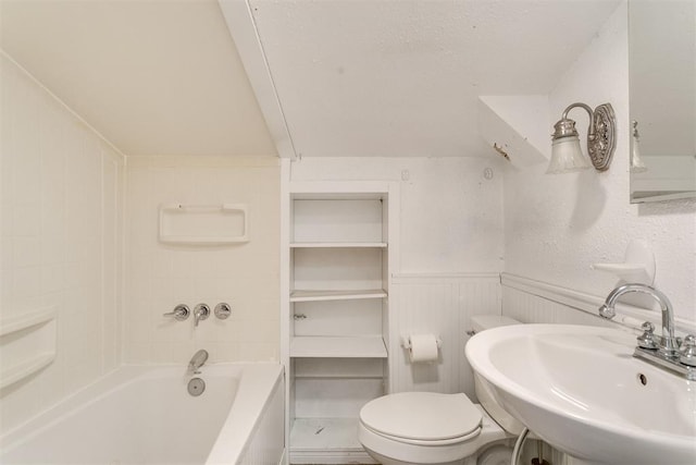 816 Woodbury Dr, Edmond, OK 73034 - bathroom featuring wainscoting and shower / bathtub combination