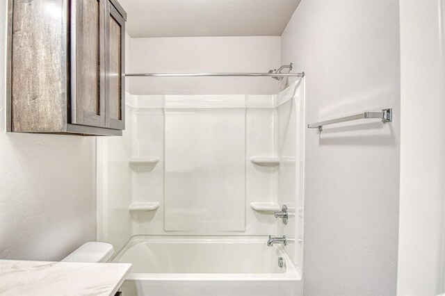 11100 NW 131st St, Yukon, OK 73099 - full bath featuring shower / washtub combination and vanity