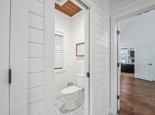 284 Red Berry Trl, Broken Bow, OK 74728 - bathroom with toilet
