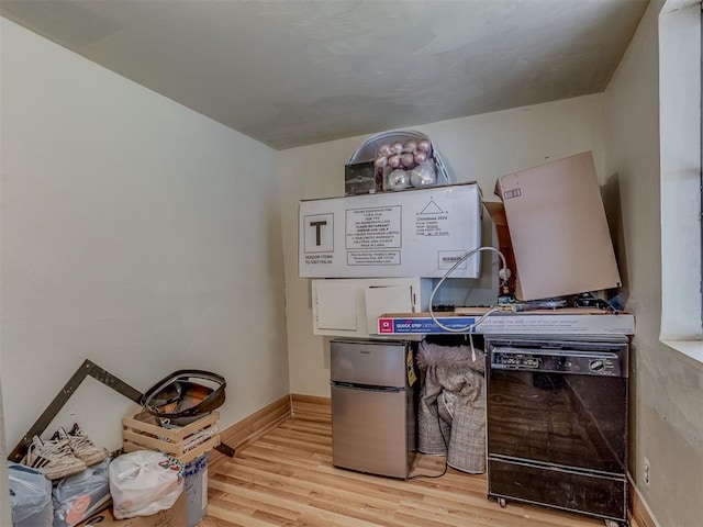 934 N Beard Ave, Shawnee, OK 74801 - office space with light wood finished floors and baseboards