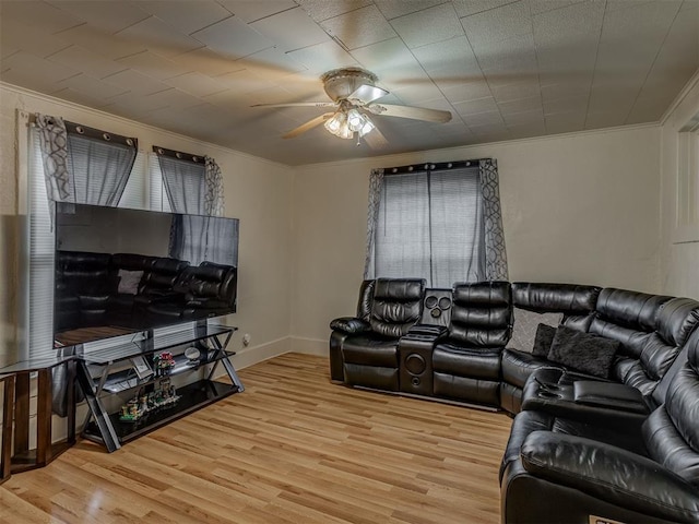 934 N Beard Ave, Shawnee, OK 74801 - living area featuring crown molding, ceiling fan, and light wood-type flooring