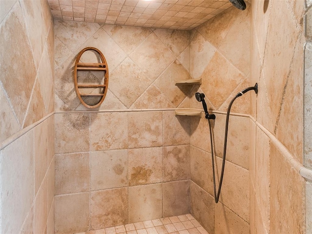 1031 Hidden Valley Ln, Choctaw, OK 73020 - bathroom with tiled shower