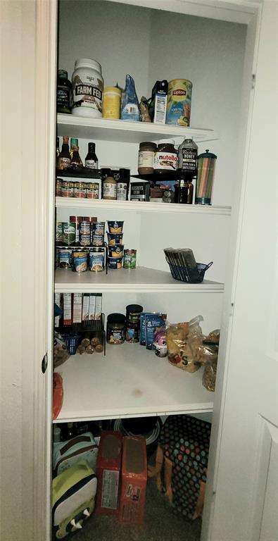 319 W Cedar Ln, Minco, OK 73059 - view of pantry
