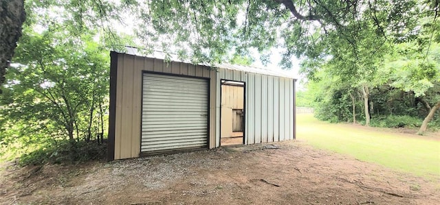 319 W Cedar Ln, Minco, OK 73059 - view of outbuilding