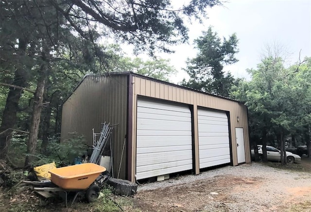 319 W Cedar Ln, Minco, OK 73059 - view of detached garage