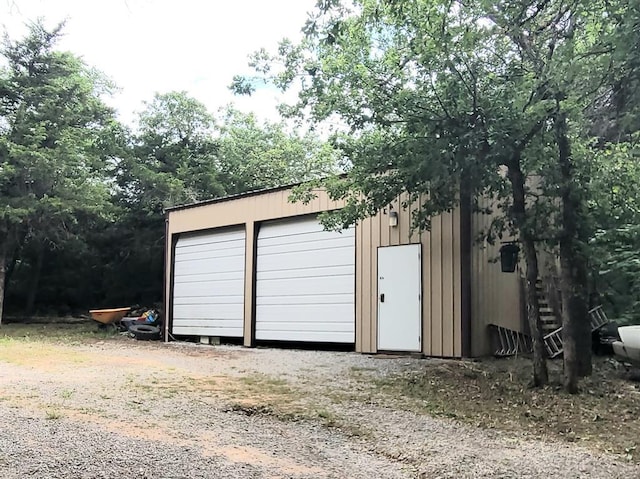 319 W Cedar Ln, Minco, OK 73059 - view of detached garage