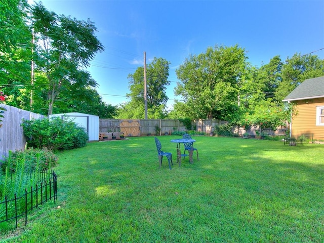 913 E Harrison Ave, Guthrie, OK 73044 - view of yard