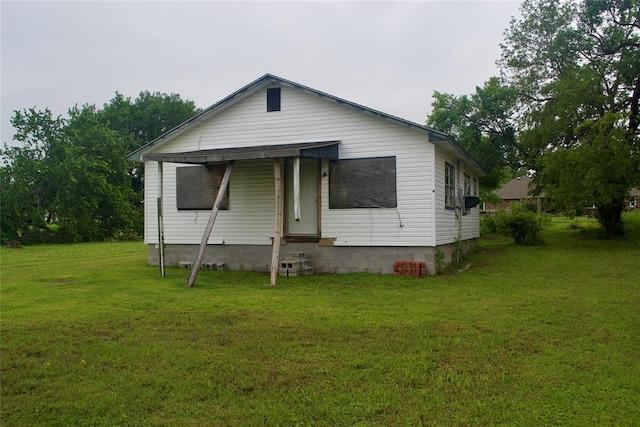 812 S 1st Ave, Stroud, OK 74079 - view of front facade featuring a front yard