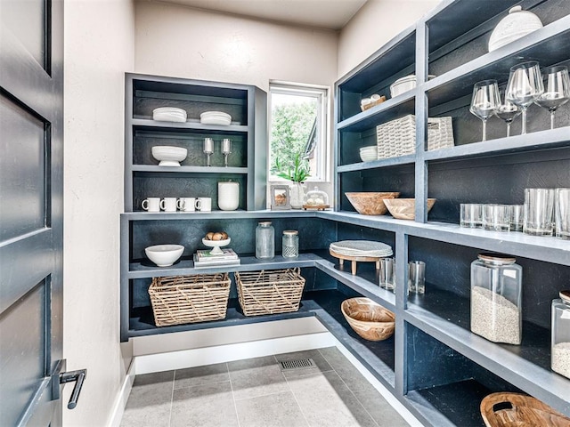 2113 Highlands Lndg, Edmond, OK 73013 - view of pantry